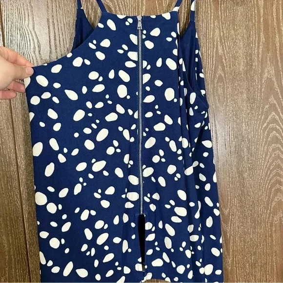 Bar III Essentials NWT Women's Blouse Navy Blue Abstract Design Sz Large Casual - Picture 4 of 5